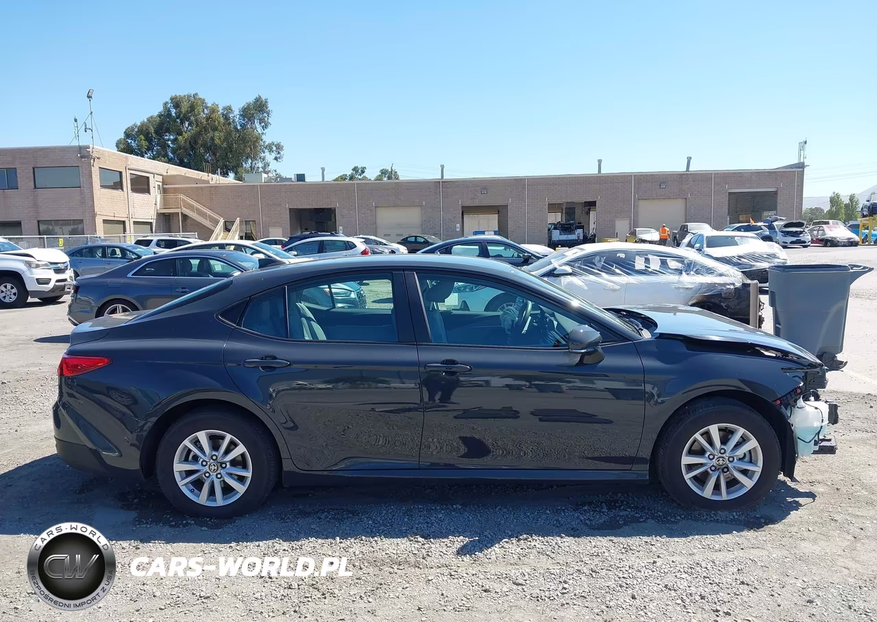 2025 Toyota Camry Le VIN:4T1DBADK9SU538829 - 14