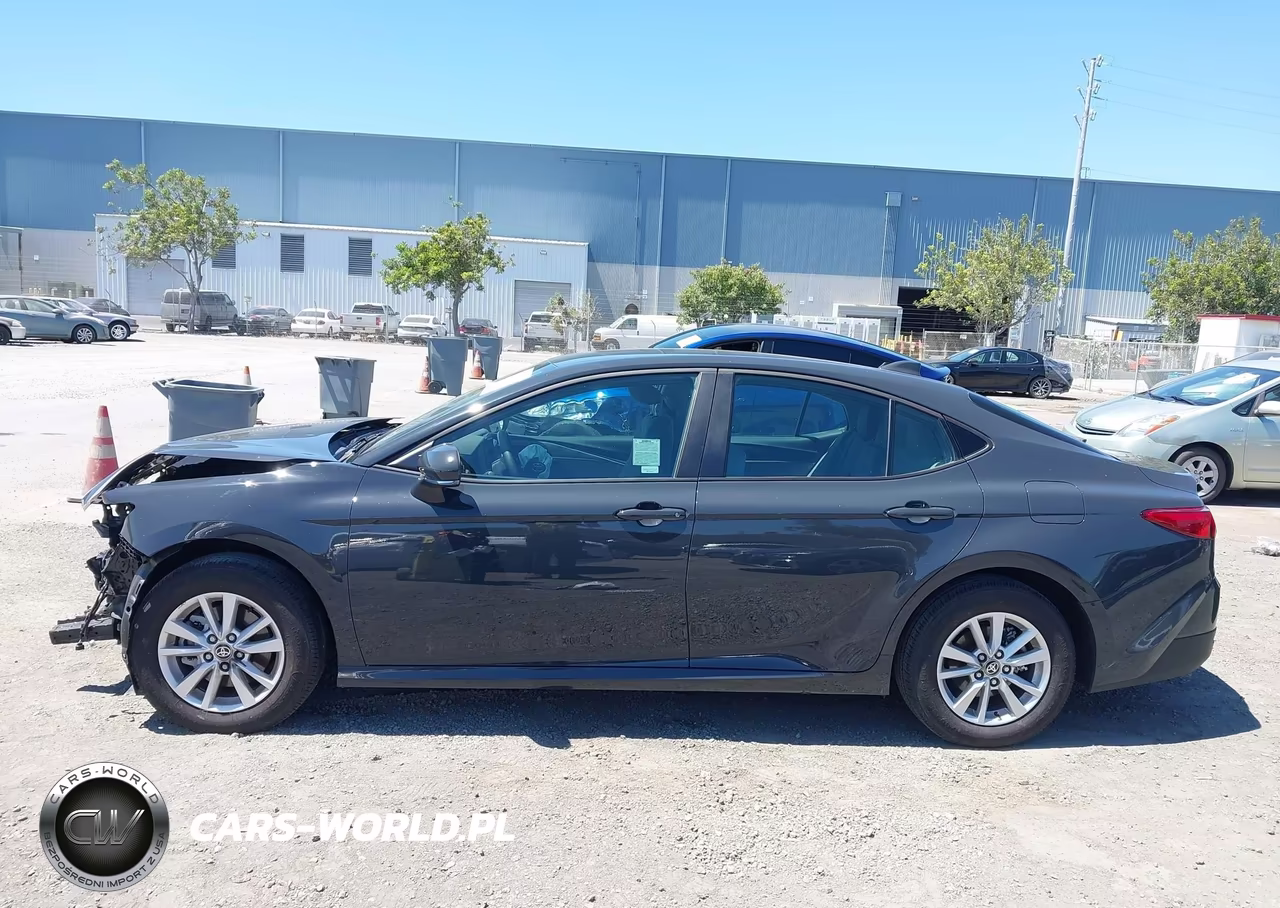 2025 Toyota Camry Le VIN:4T1DBADK9SU538829 - 15