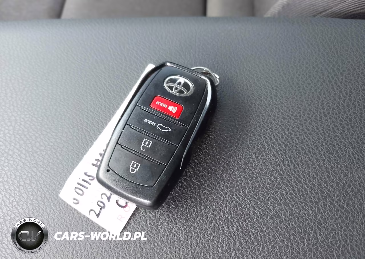 2025 Toyota Camry Le VIN:4T1DAACK3SU146529 - 11