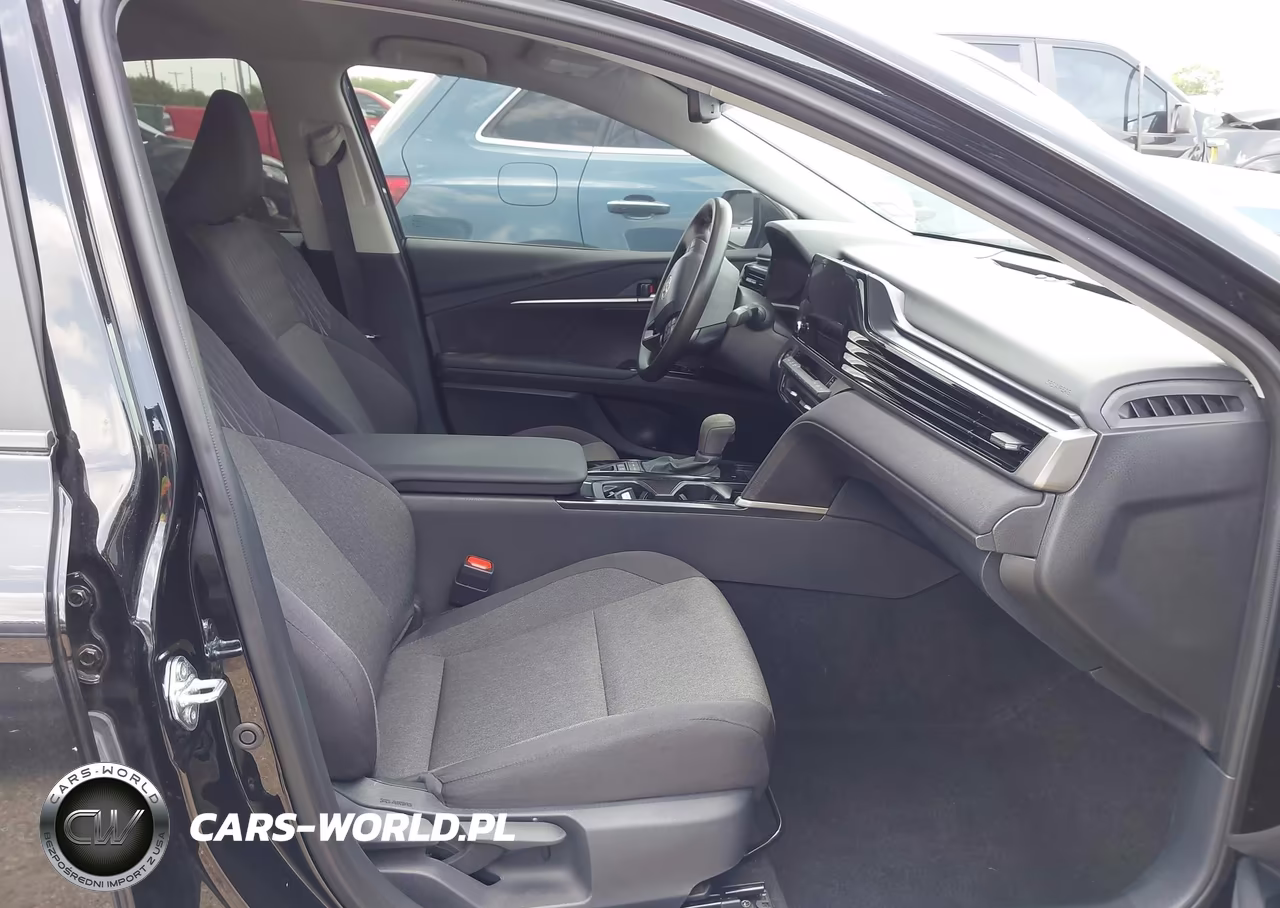 2025 Toyota Camry Le VIN:4T1DAACK3SU146529 - 5