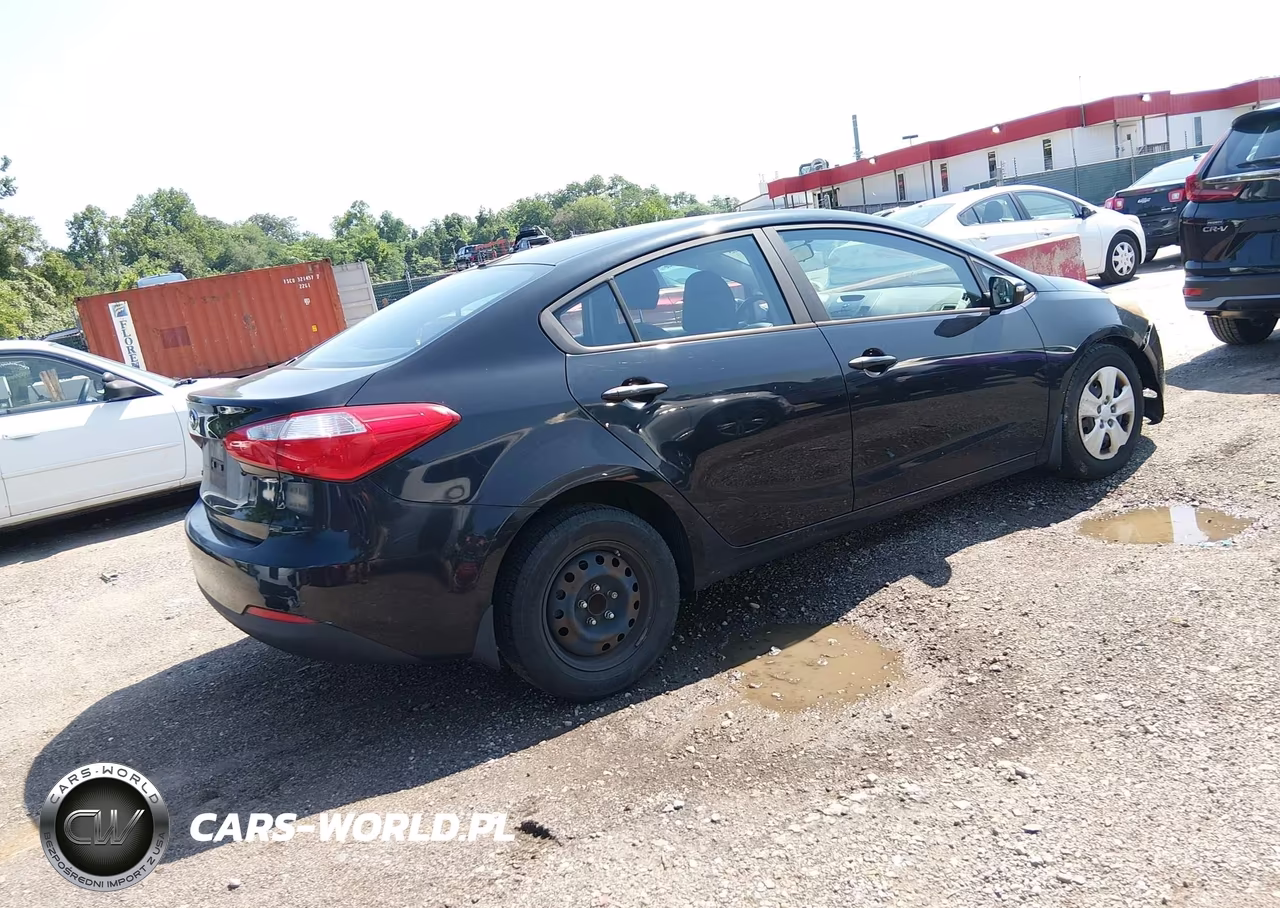 2015 Kia Forte Lx VIN:KNAFX4A6XF5330866 - 4