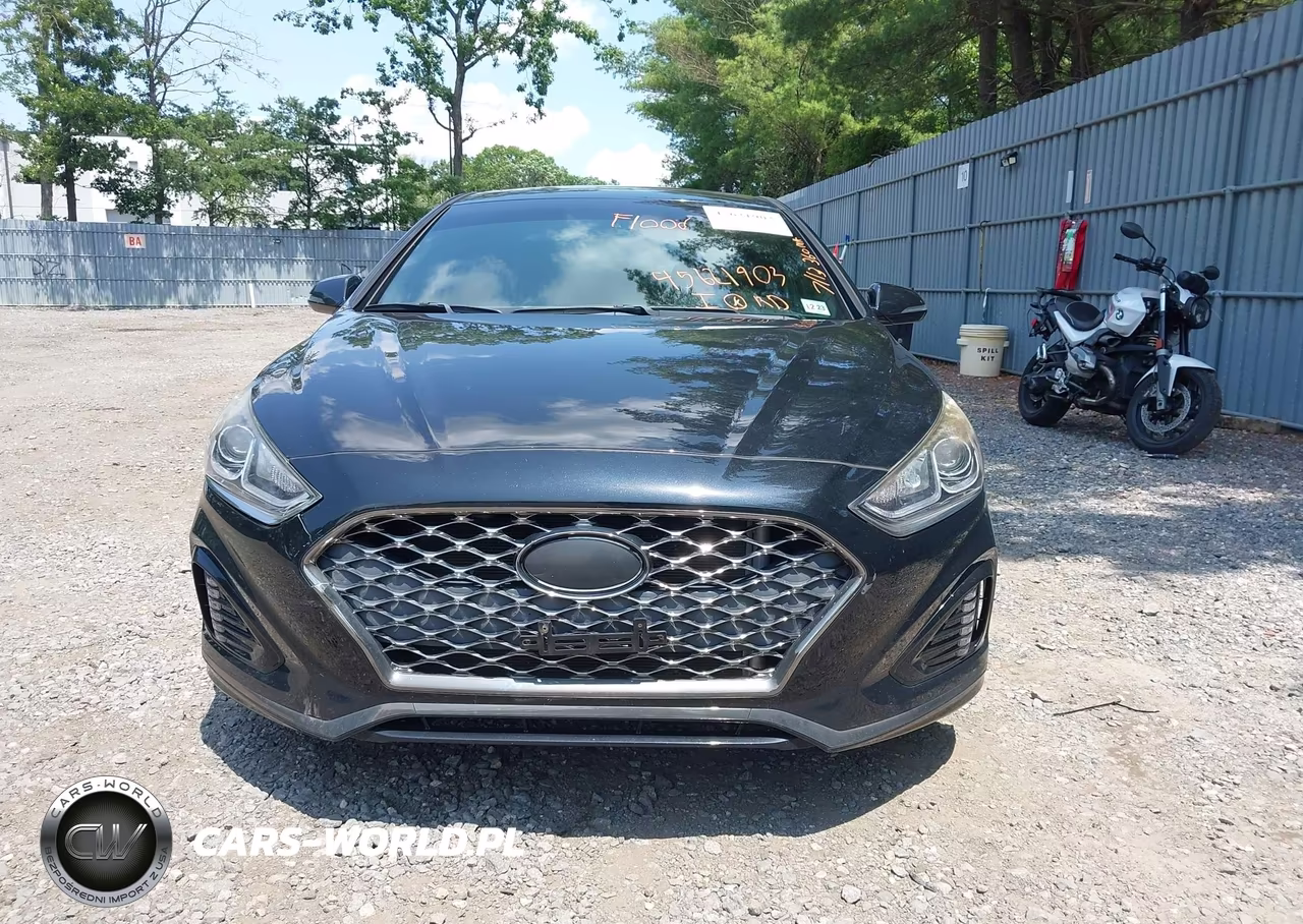 2018 Hyundai Sonata Sport VIN:5NPE34AF6JH656456 - 12