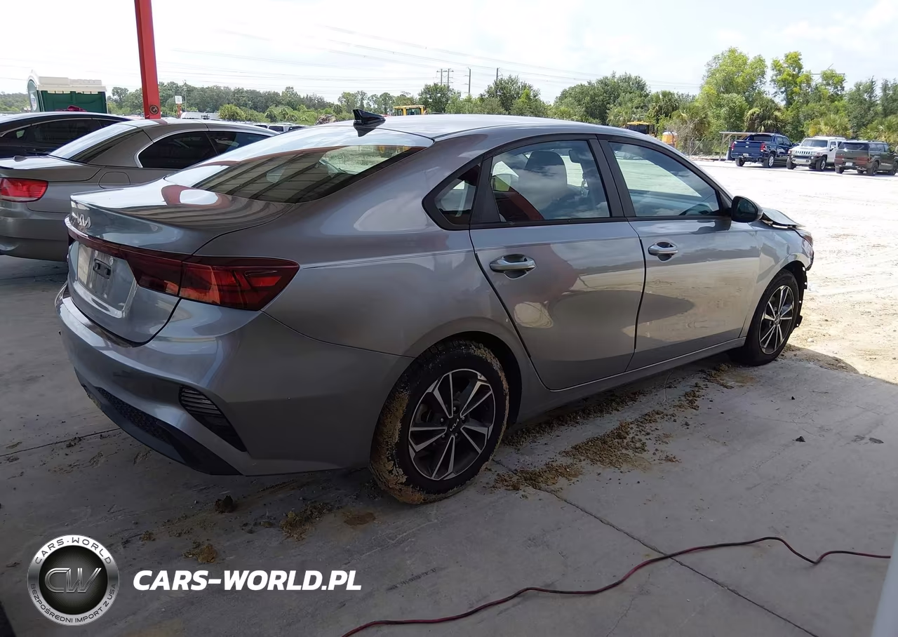 2023 Kia Forte Lxs VIN:3KPF24AD0PE559935 - 4