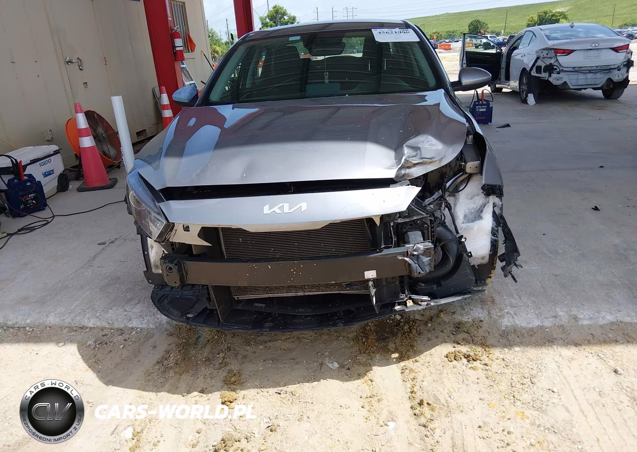 2023 Kia Forte Lxs VIN:3KPF24AD0PE559935 - 6