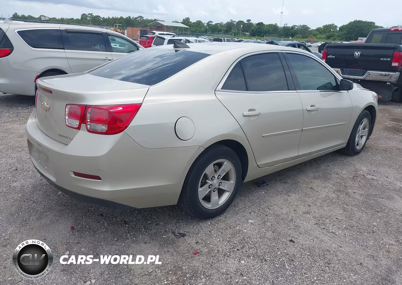 2015 Chevrolet Malibu Ls VIN:1G11B5SL0FF350844 - 4