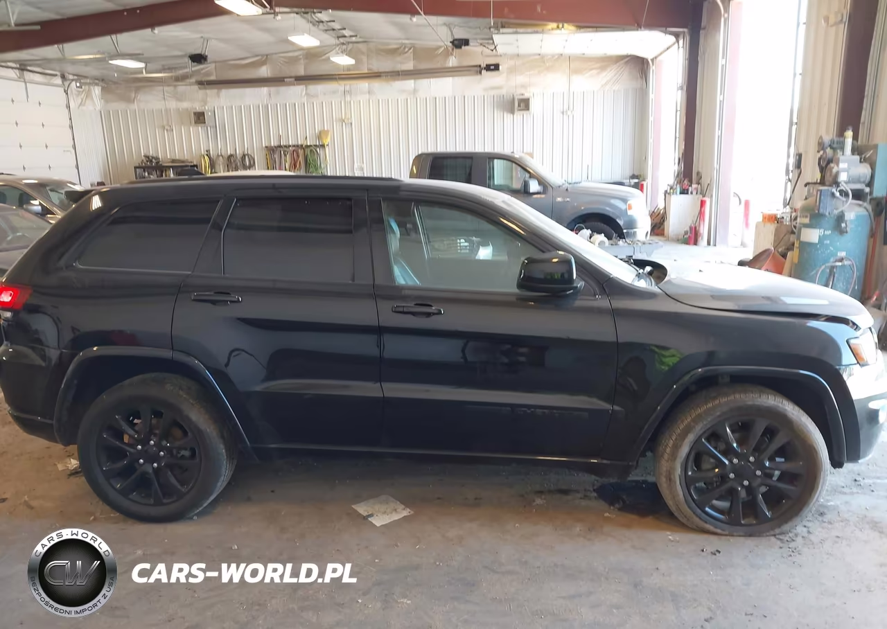 2020 Jeep Grand Cherokee Laredo VIN:1C4RJFAG4LC273027 - 12