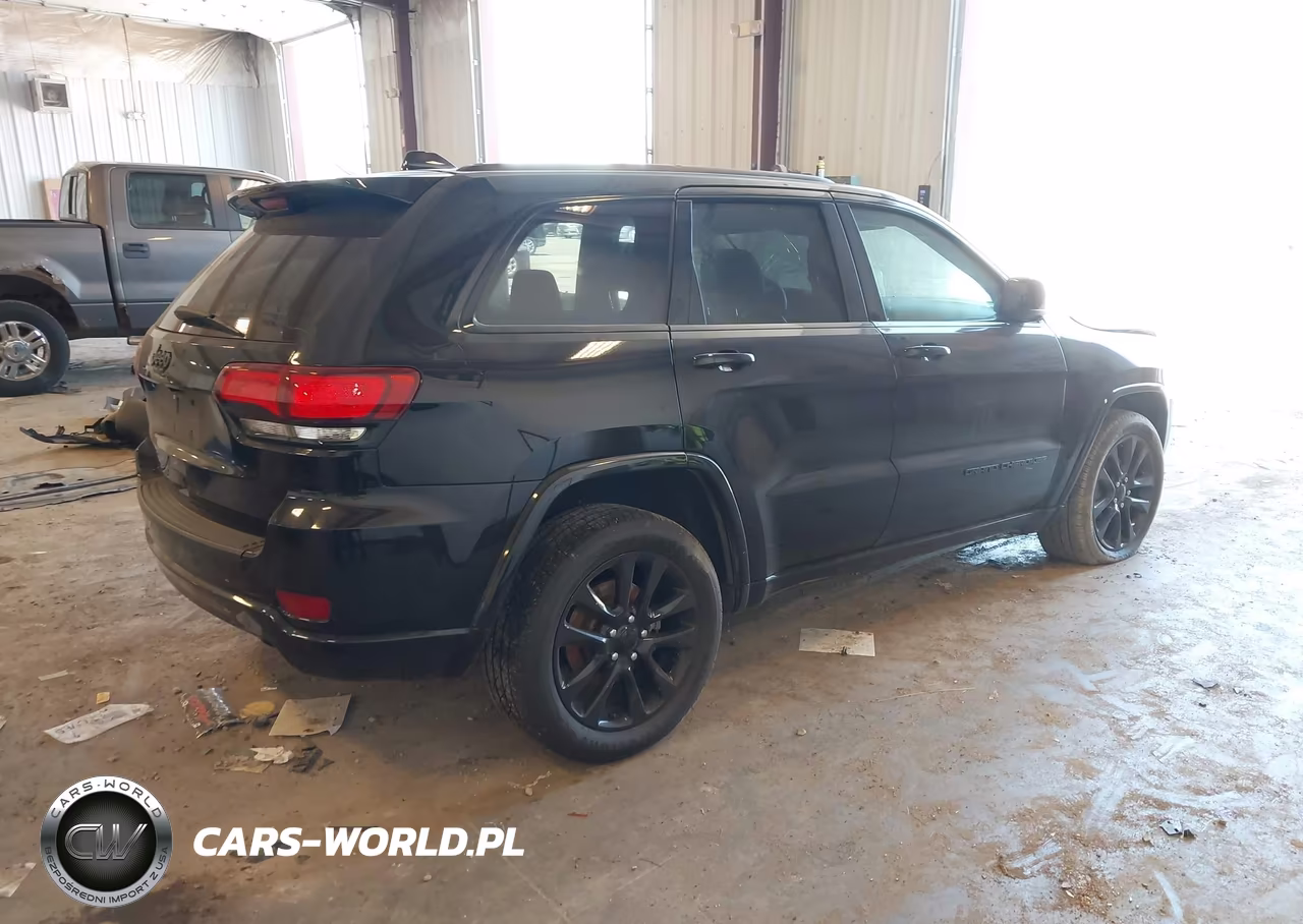 2020 Jeep Grand Cherokee Laredo VIN:1C4RJFAG4LC273027 - 4
