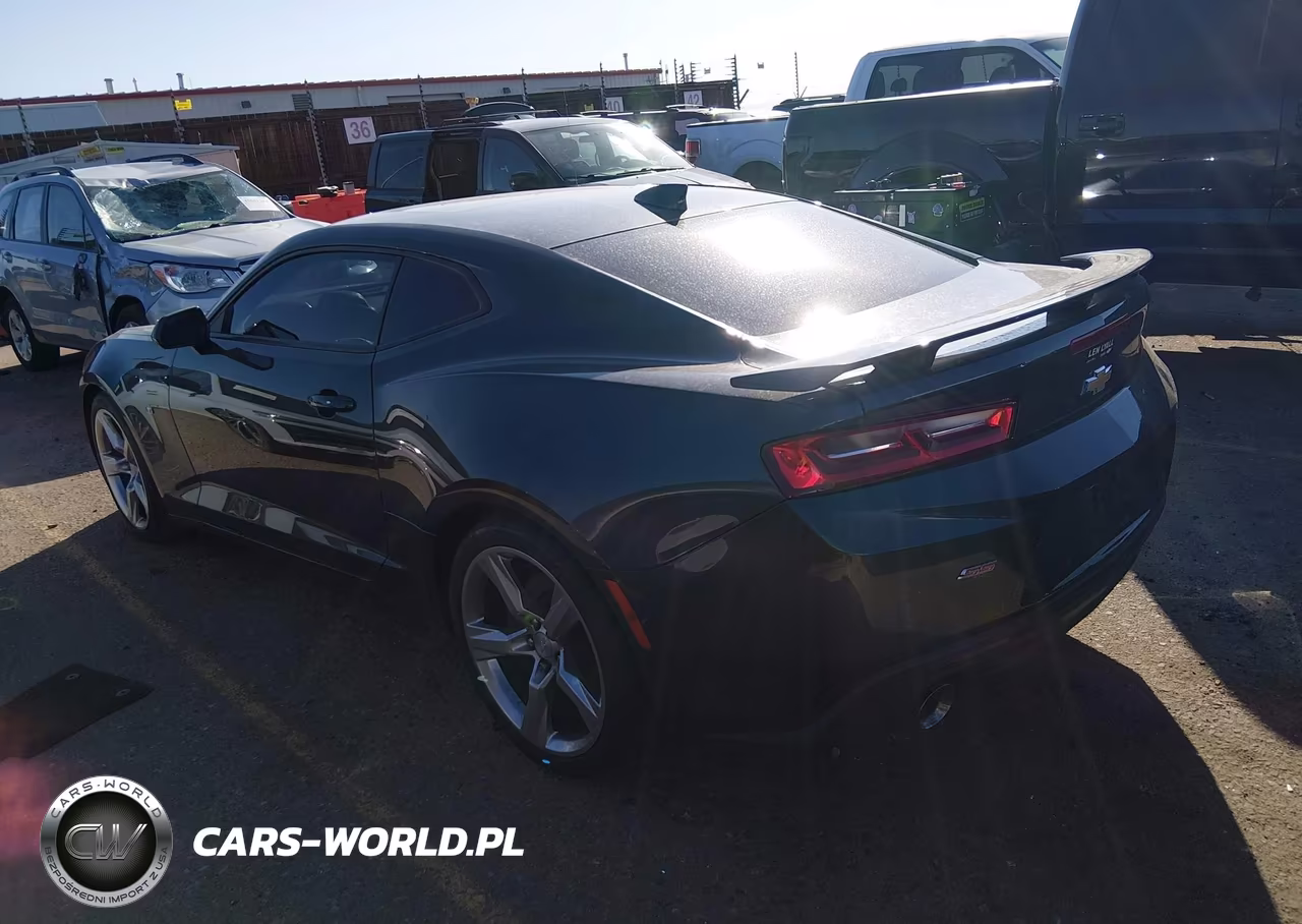2016 Chevrolet Camaro 1Ss VIN:1G1FE1R71G0135637 - 3