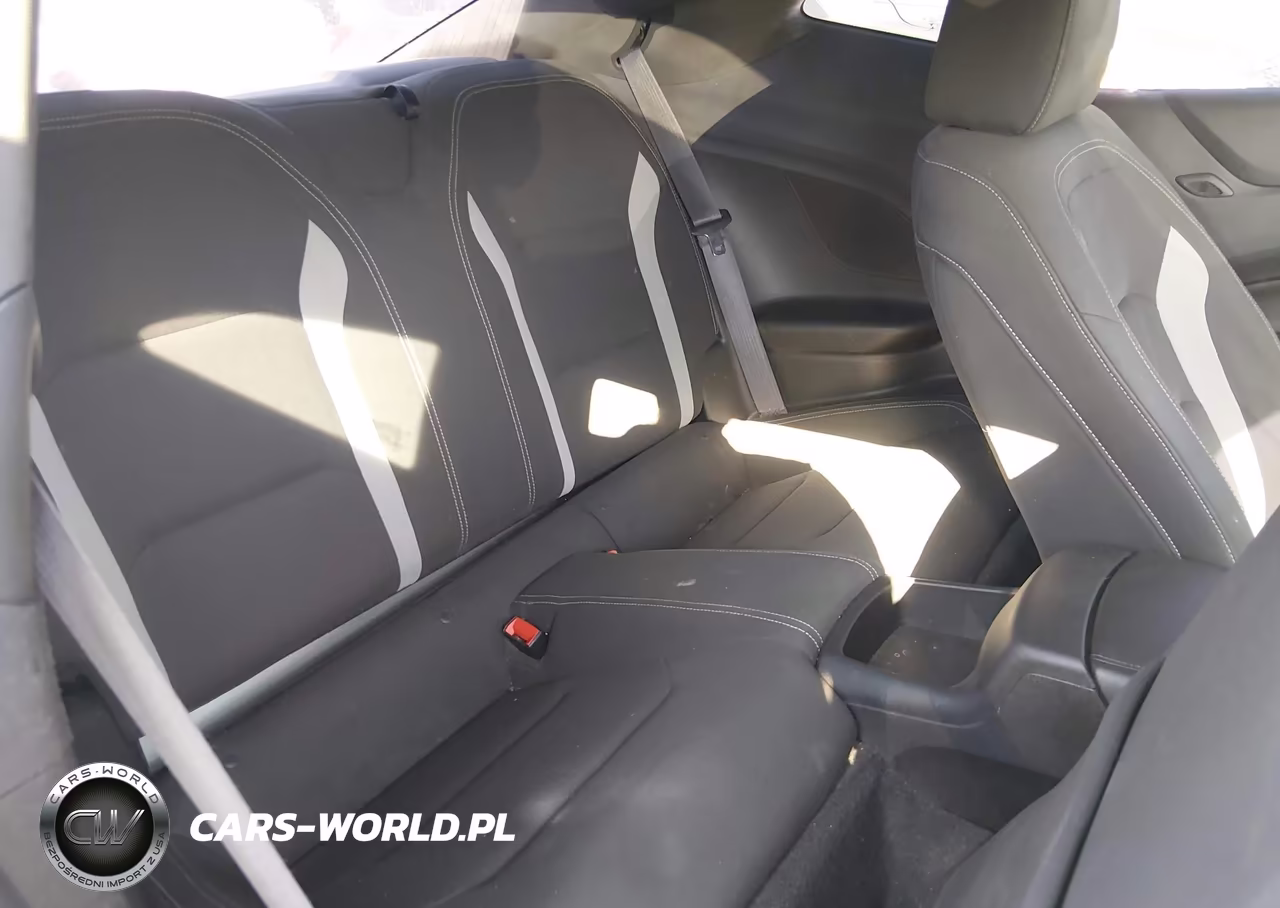 2016 Chevrolet Camaro 1Ss VIN:1G1FE1R71G0135637 - 8