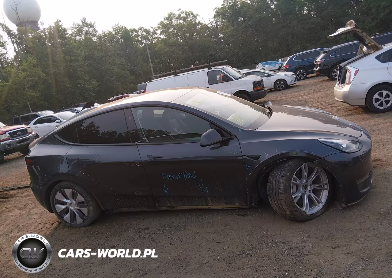 2024 Tesla Model Y Long Range Dual Motor All-Wheel Drive VIN:7SAYGDEE7RA221152 - 13