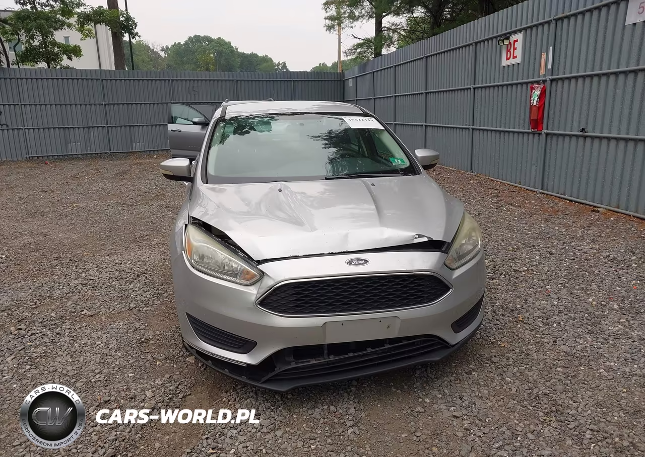 2016 Ford Focus Se VIN:1FADP3F27GL283129 - 6