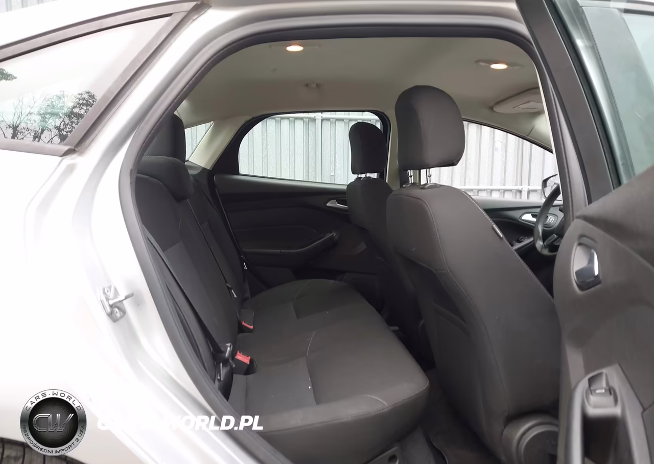 2016 Ford Focus Se VIN:1FADP3F27GL283129 - 8
