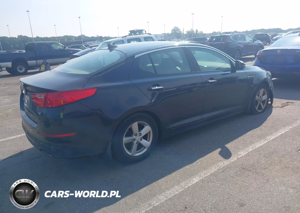 2015 Kia Optima Lx VIN:5XXGM4A75FG467928 - 4