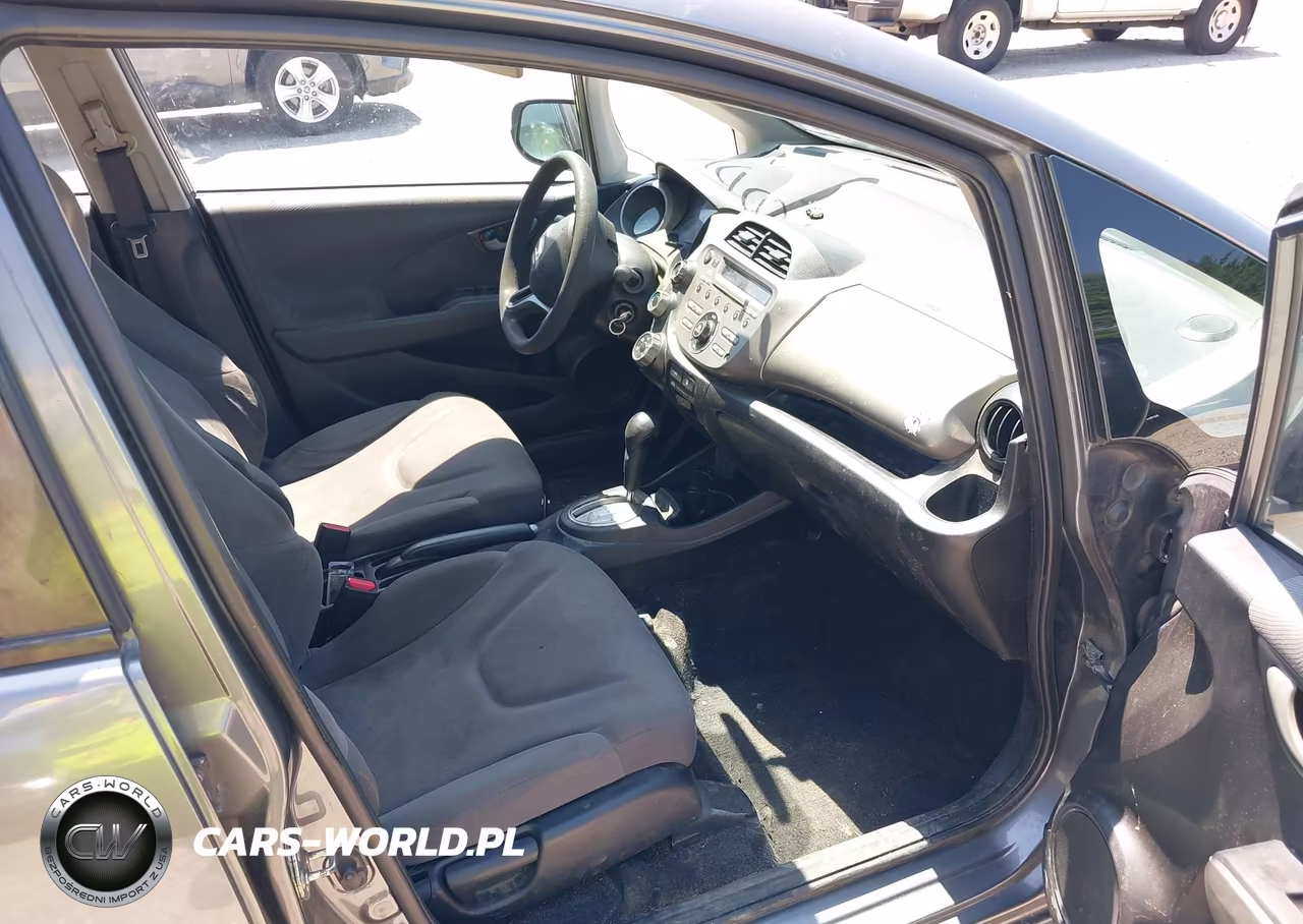 2011 Honda Fit VIN:JHMGE8H31BS007395 - 5