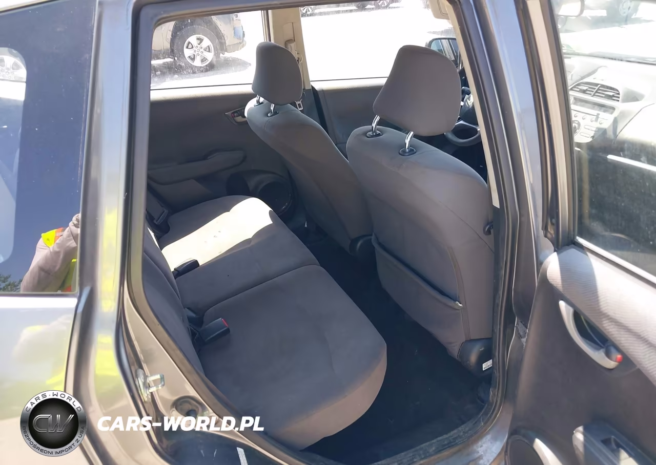 2011 Honda Fit VIN:JHMGE8H31BS007395 - 8