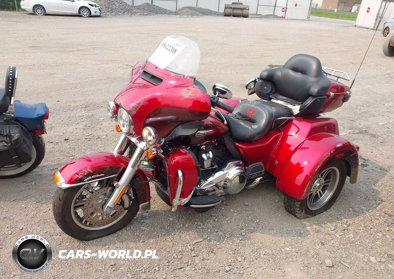 2018 Harley-Davidson Flhtcutg Tri Glide Ultra VIN:1HD1MAD11JB850015 - 13