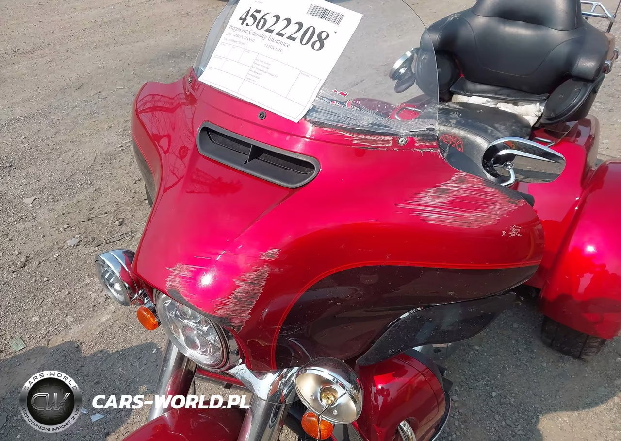 2018 Harley-Davidson Flhtcutg Tri Glide Ultra VIN:1HD1MAD11JB850015 - 14