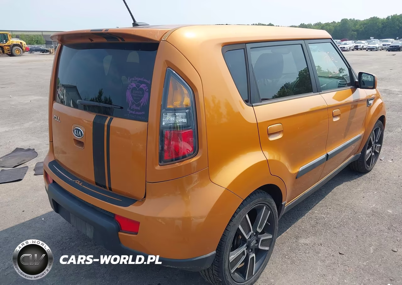 2010 Kia Soul + VIN:KNDJT2A28A7108866 - 4