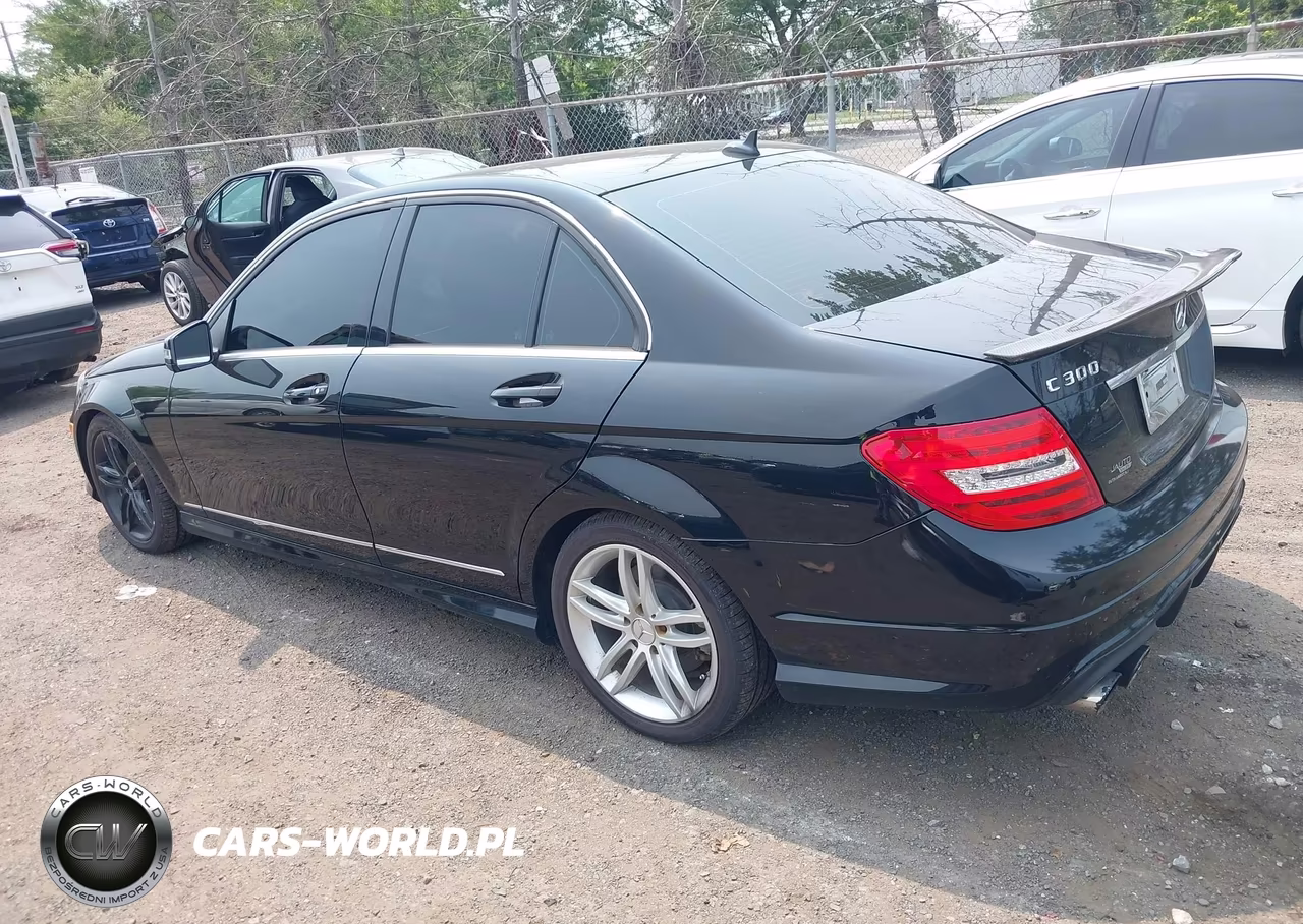 2012 Mercedes-Benz C 300 Sport 4Matic VIN:WDDGF8BB2CR210583 - 3
