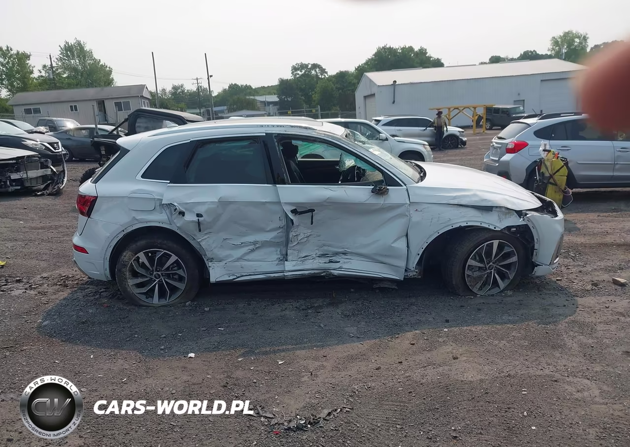 2023 Audi Q5 Premium Plus 45 Tfsi S Line Quattro VIN:WA1EAAFY2P2019342 - 12