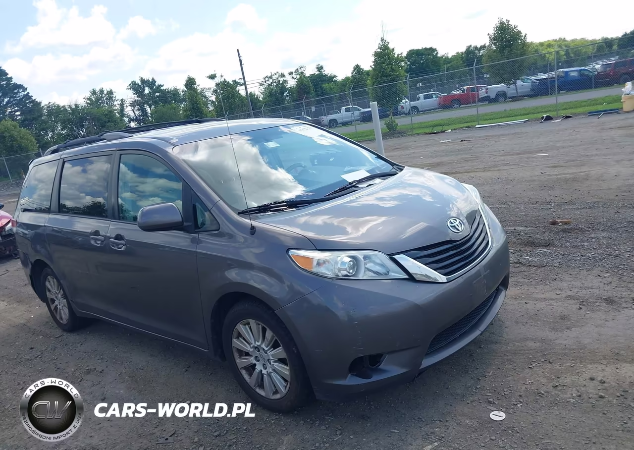 2012 Toyota Sienna Le 7 Passenger