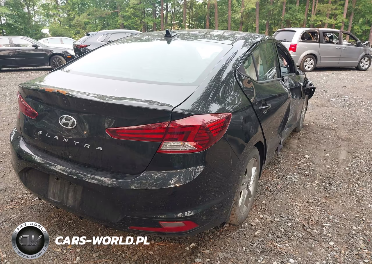 2019 Hyundai Elantra Sel VIN:5NPD84LF5KH412650 - 4