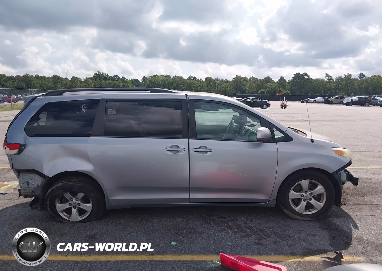2013 Toyota Sienna Le V6 8 Passenger VIN:5TDKK3DC7DS335588 - 12