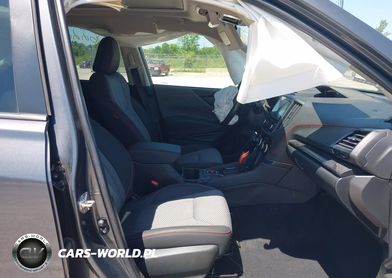 2022 Subaru Forester Sport VIN:JF2SKAJC8NH450152 - 5