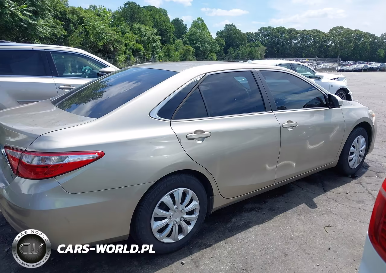 2016 Toyota Camry Le VIN:4T1BF1FK9GU142173 - 13