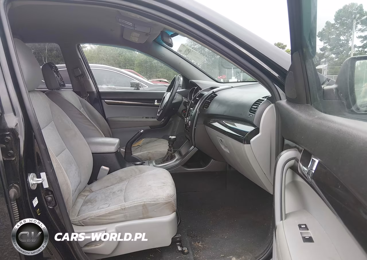 2011 Kia Sorento VIN:5XYKT3A17BG149432 - 5