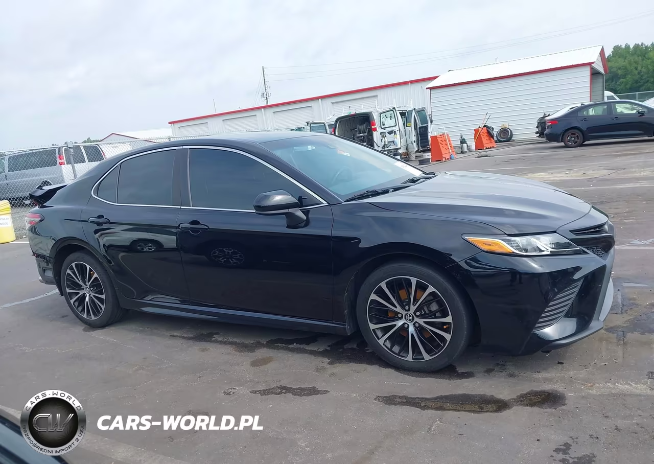 2018 Toyota Camry Se VIN:4T1B11HK5JU587352 - 14