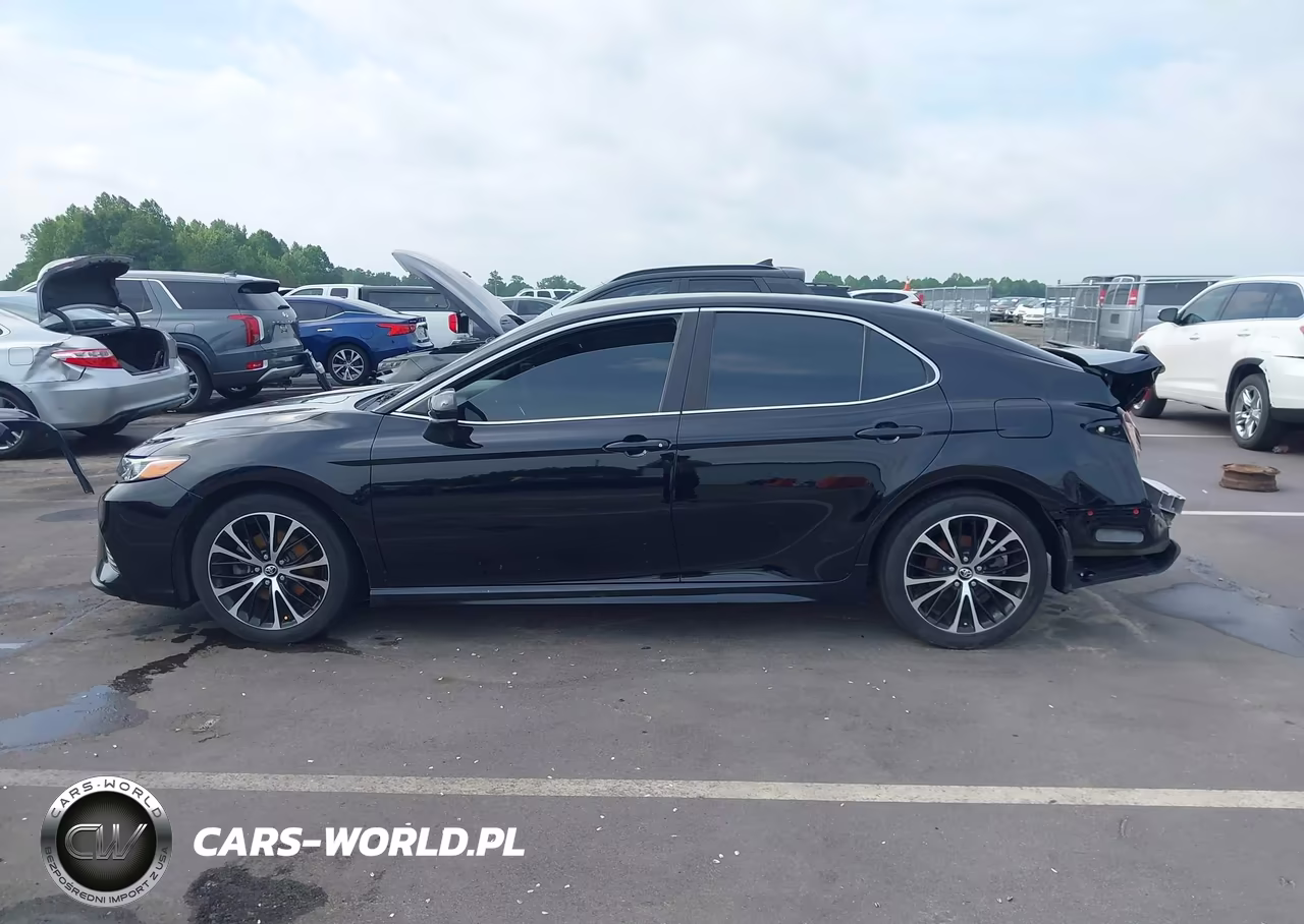 2018 Toyota Camry Se VIN:4T1B11HK5JU587352 - 15
