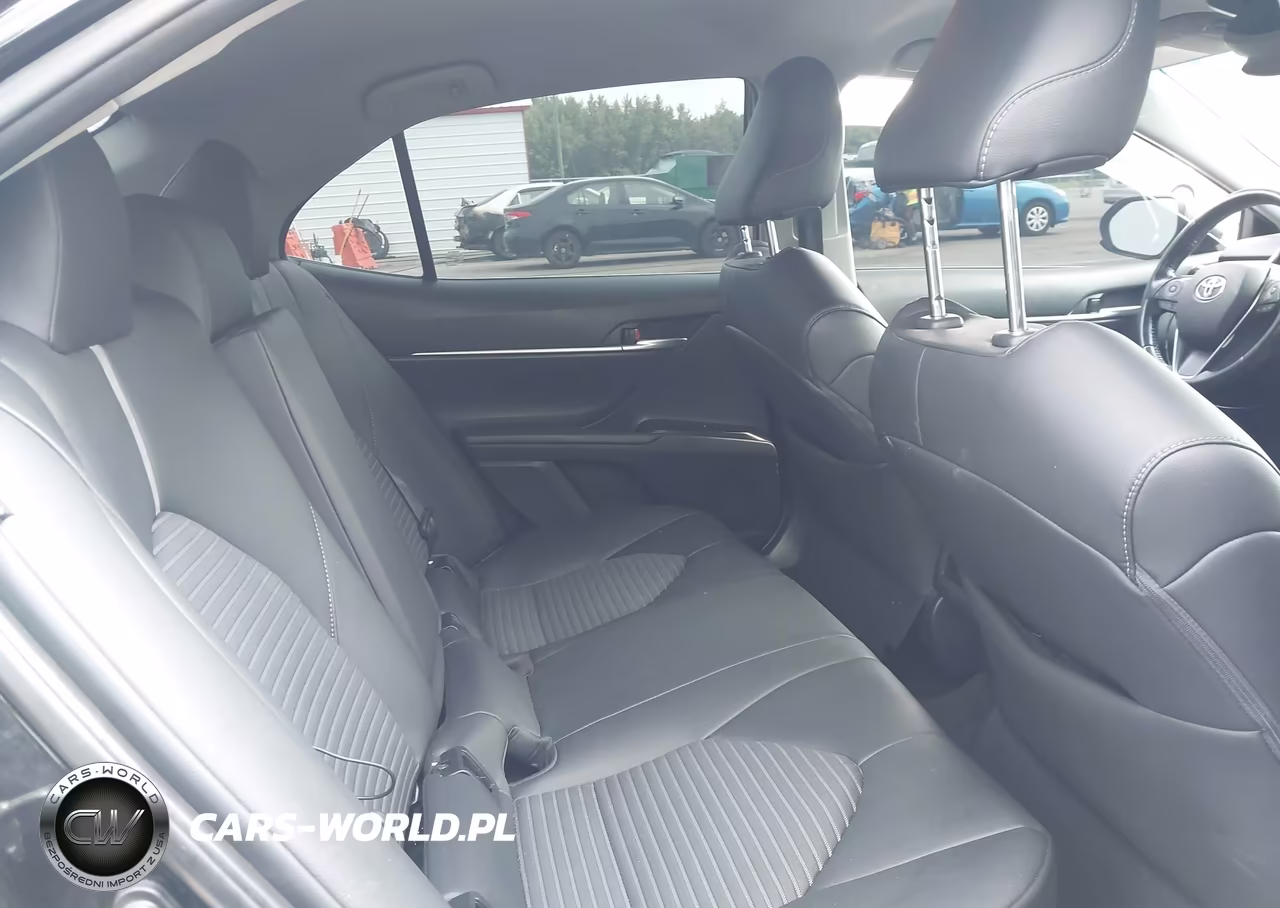 2018 Toyota Camry Se VIN:4T1B11HK5JU587352 - 8