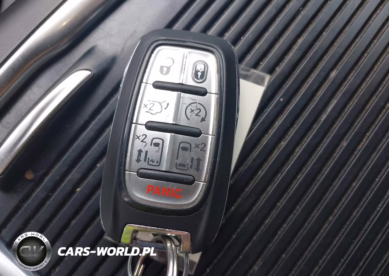 2022 Chrysler Pacifica Touring L VIN:2C4RC1BG9NR132590 - 11