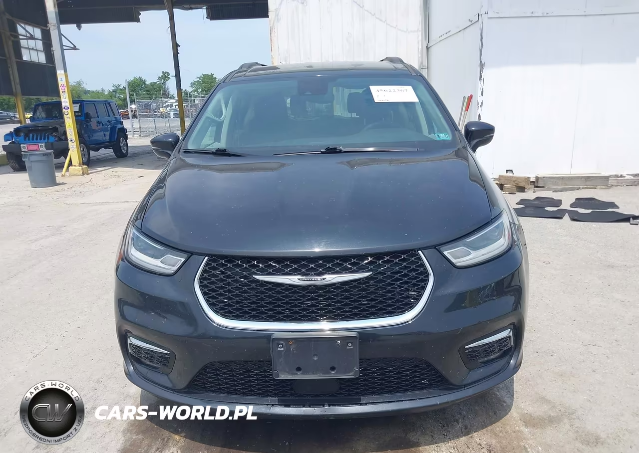 2022 Chrysler Pacifica Touring L VIN:2C4RC1BG9NR132590 - 12