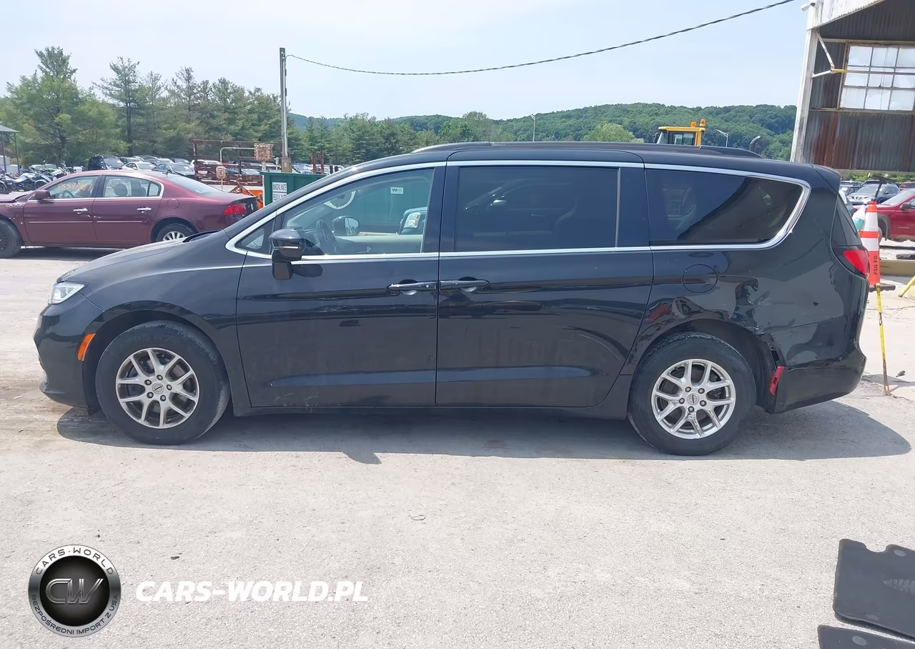 2022 Chrysler Pacifica Touring L VIN:2C4RC1BG9NR132590 - 14