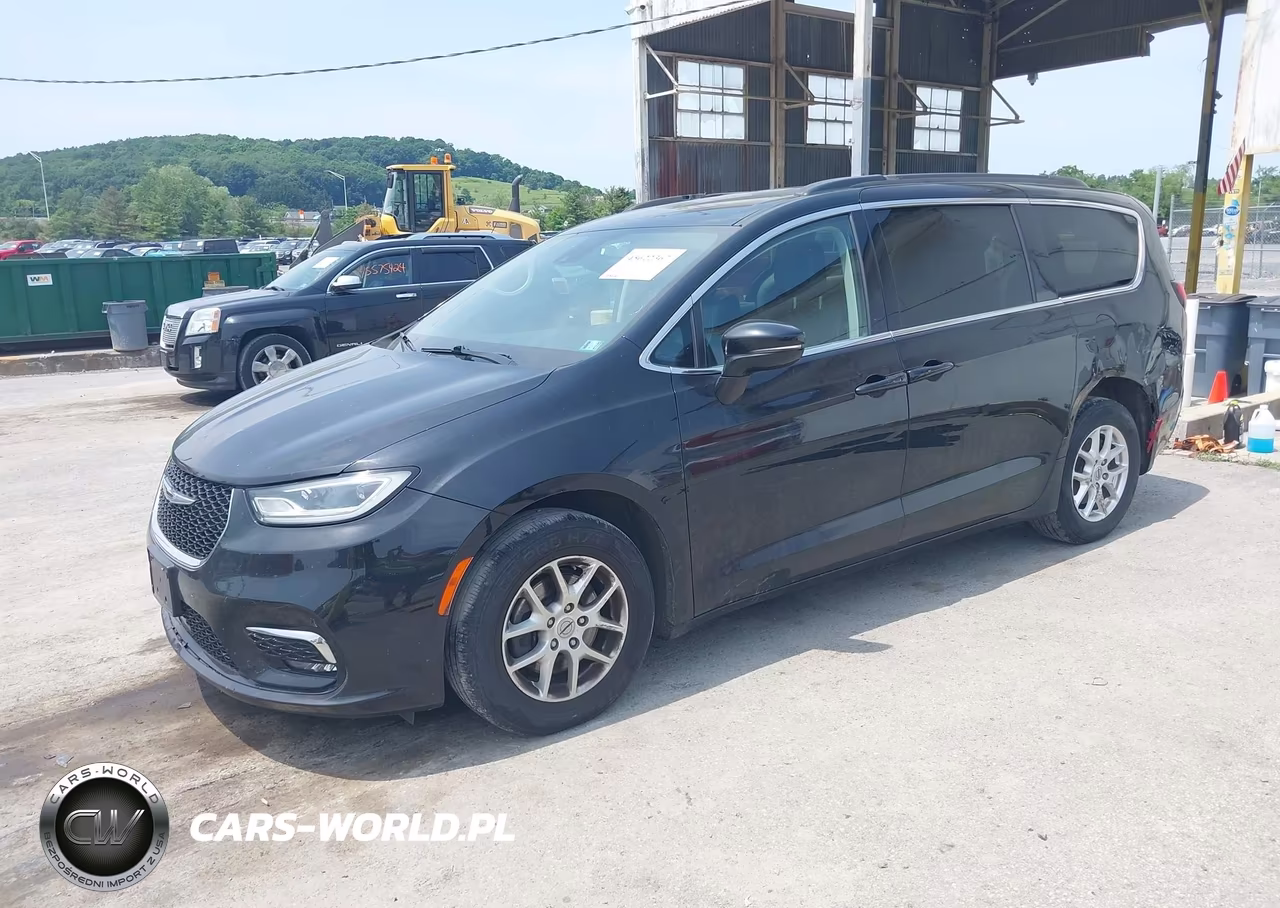 2022 Chrysler Pacifica Touring L VIN:2C4RC1BG9NR132590 - 2