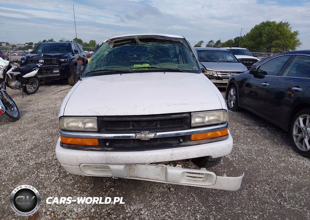 1998 Chevrolet S-10 Ls VIN:1GCCS19X5W8102465 - 13
