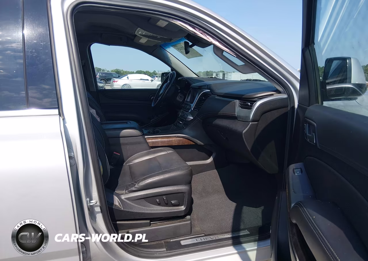2019 Chevrolet Suburban Lt VIN:1GNSKHKC9KR406910 - 5