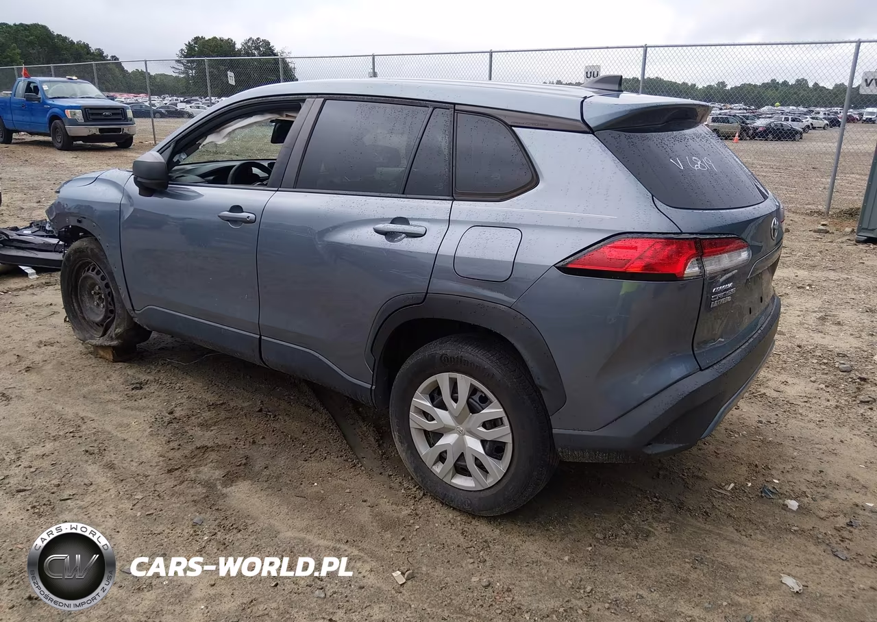 2022 Toyota Corolla Cross L VIN:7MUAAAAG8NV006819 - 3
