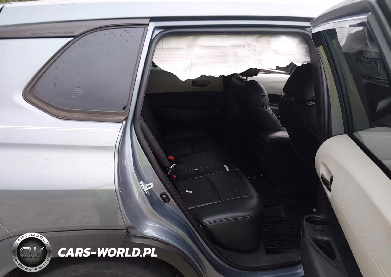 2022 Toyota Corolla Cross L VIN:7MUAAAAG8NV006819 - 8