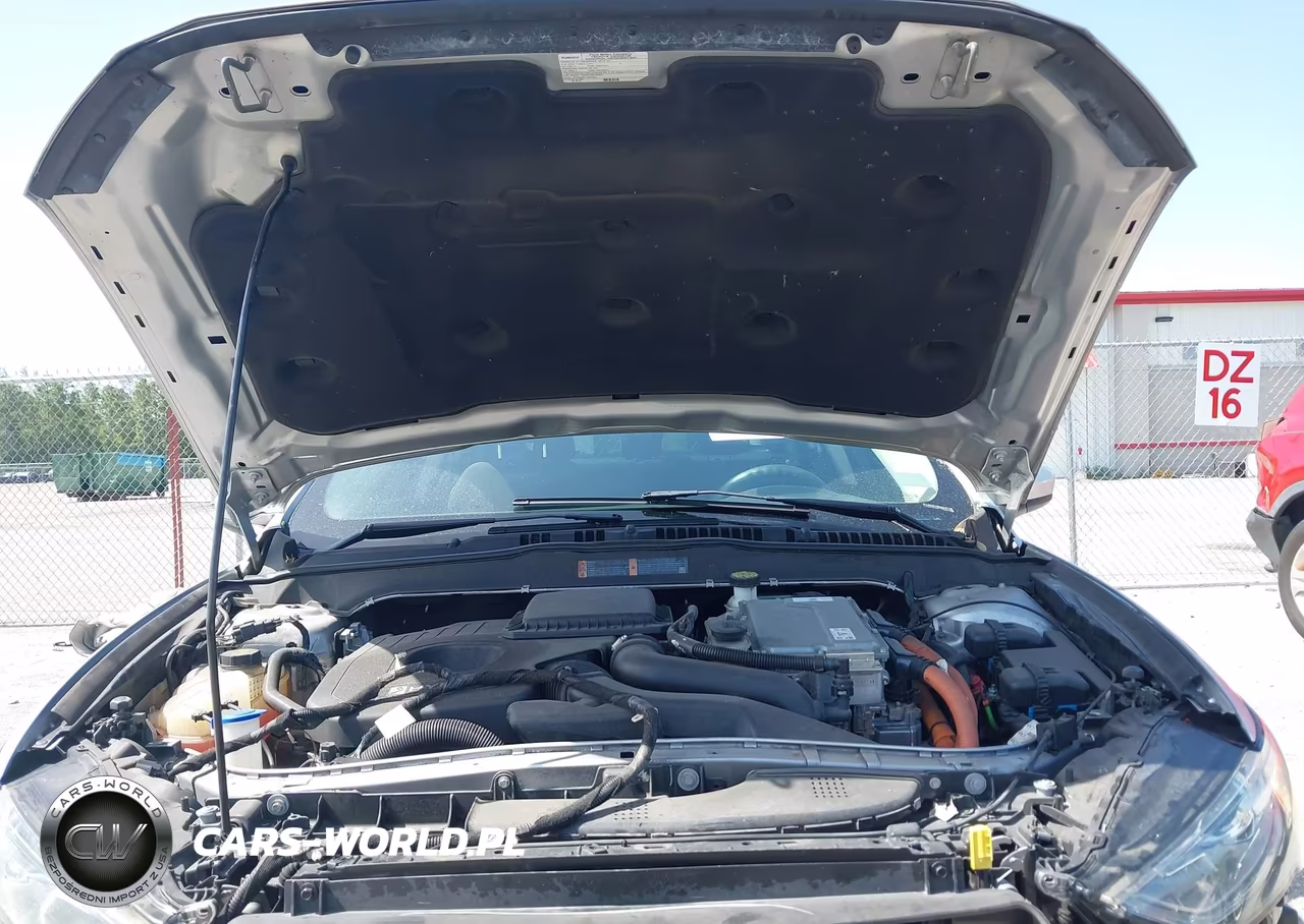 2018 Ford Fusion Hybrid Se VIN:3FA6P0LU0JR226907 - 10