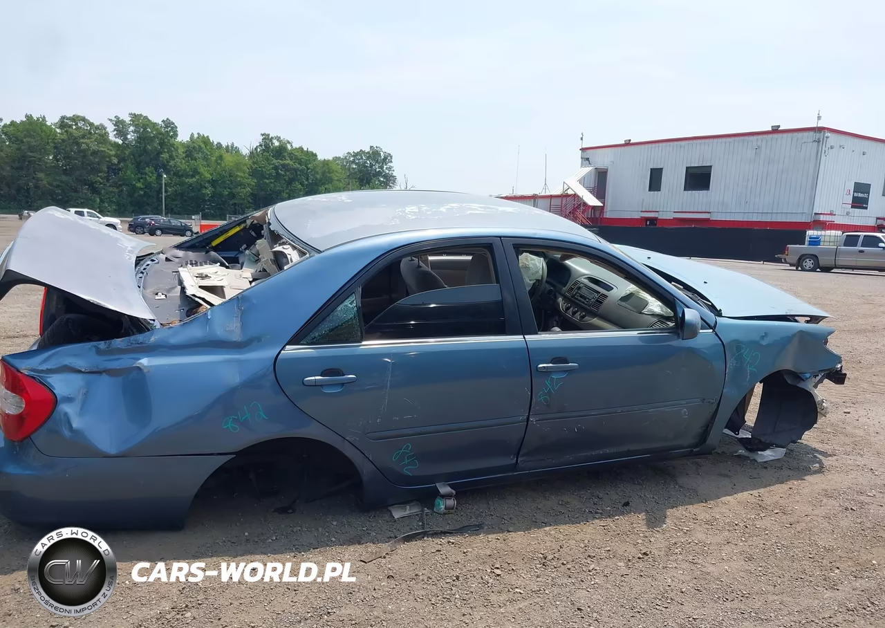 2003 Toyota Camry Le VIN:4T1BE30K43U703722 - 12