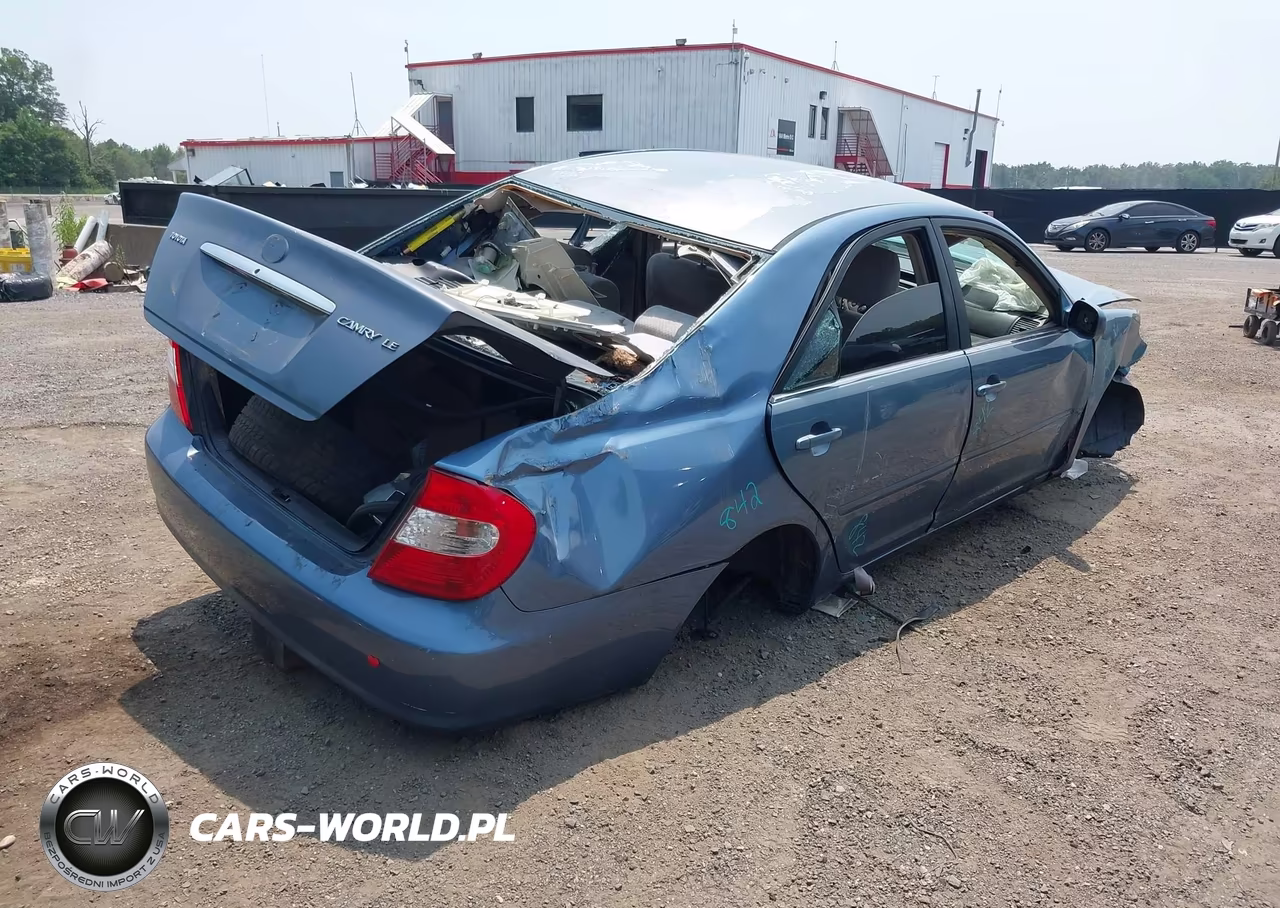 2003 Toyota Camry Le VIN:4T1BE30K43U703722 - 4