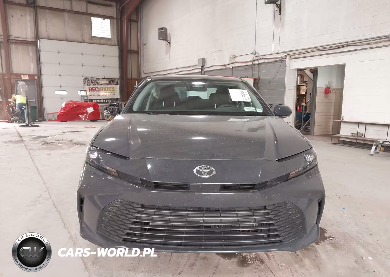 2025 Toyota Camry Le VIN:4T1DAACK3SU538345 - 12