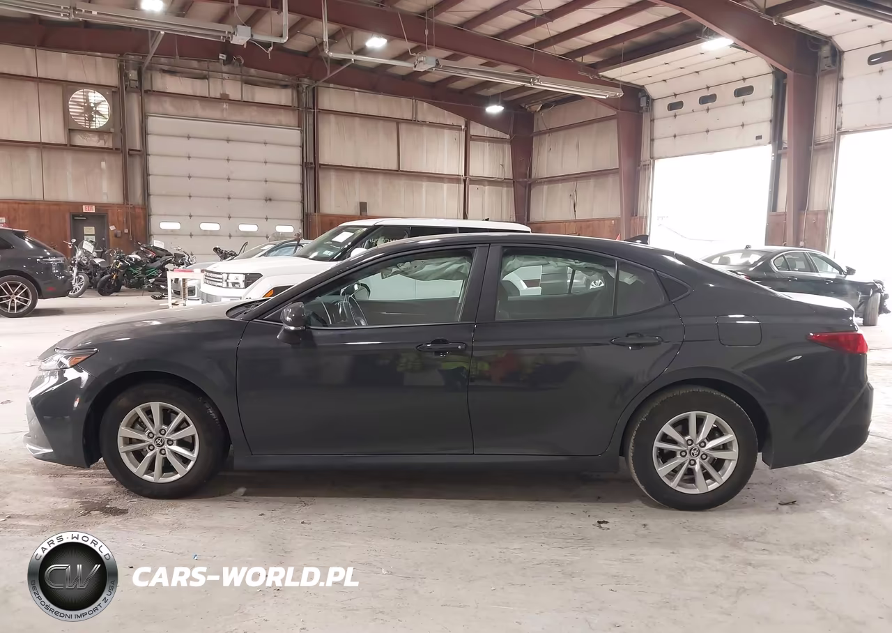 2025 Toyota Camry Le VIN:4T1DAACK3SU538345 - 14