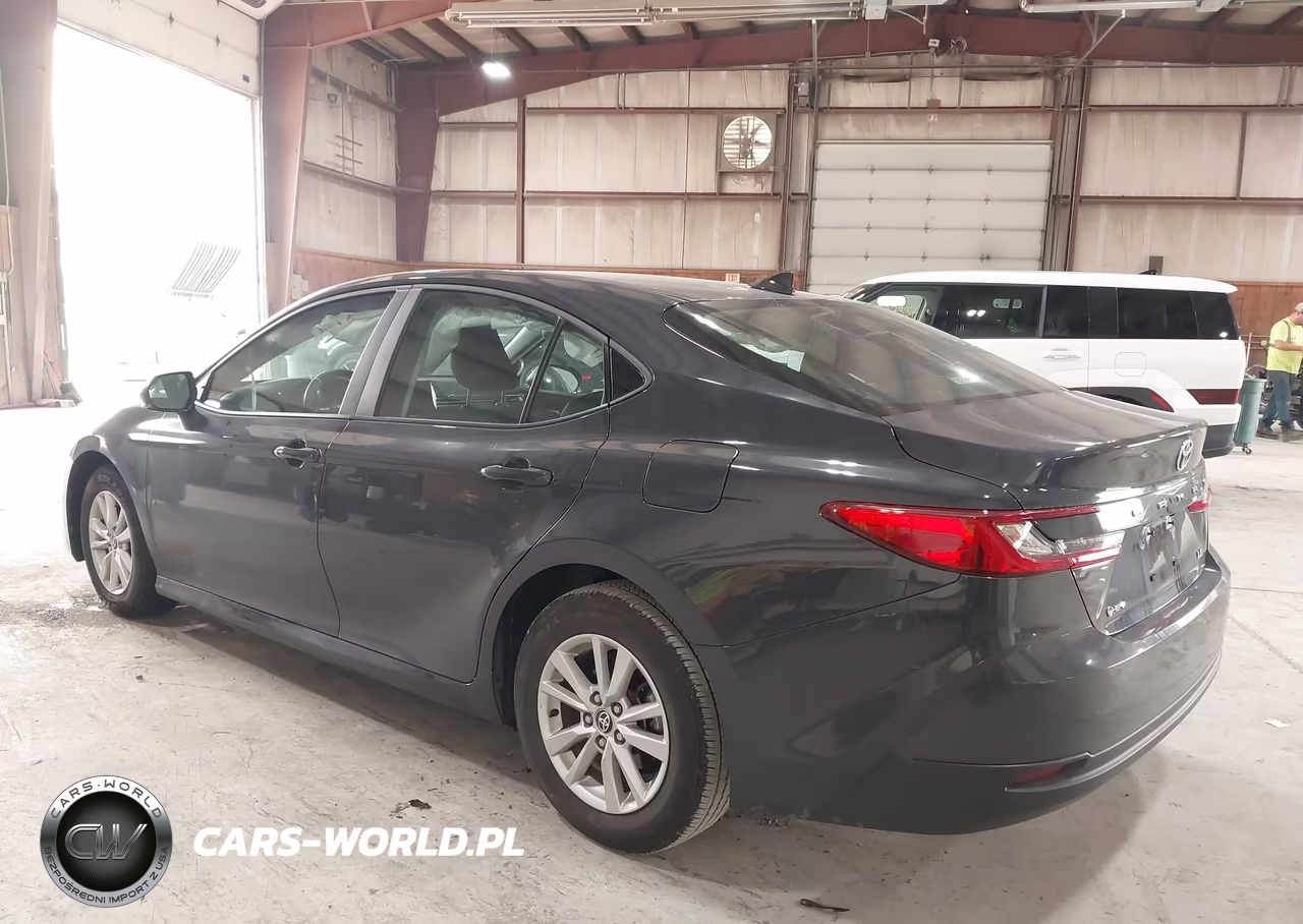2025 Toyota Camry Le VIN:4T1DAACK3SU538345 - 3