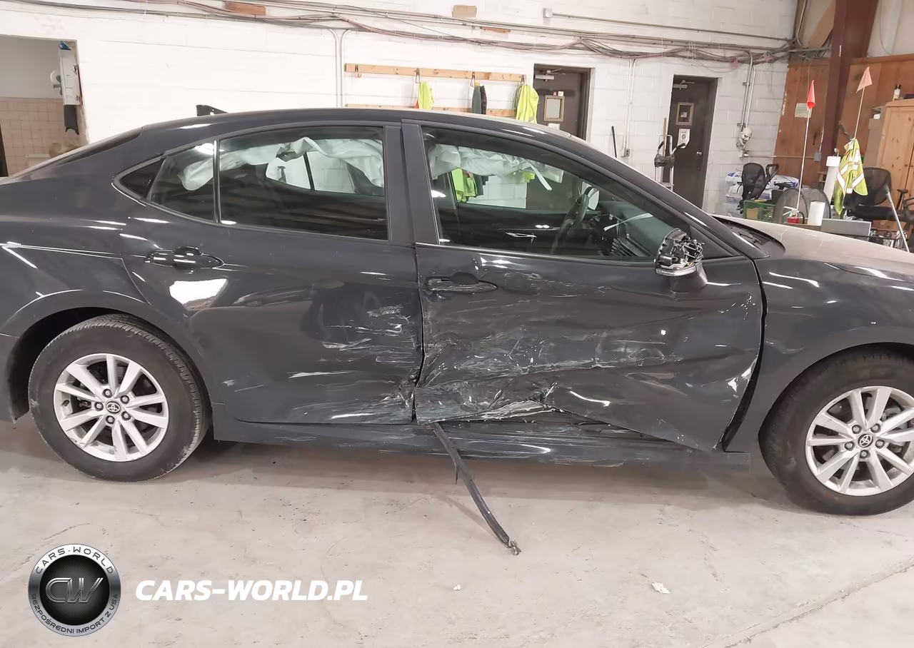 2025 Toyota Camry Le VIN:4T1DAACK3SU538345 - 6
