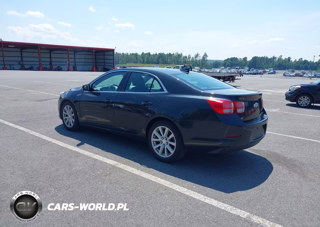 2015 Chevrolet Malibu 2Lt VIN:1G11D5SLXFF317568 - 3