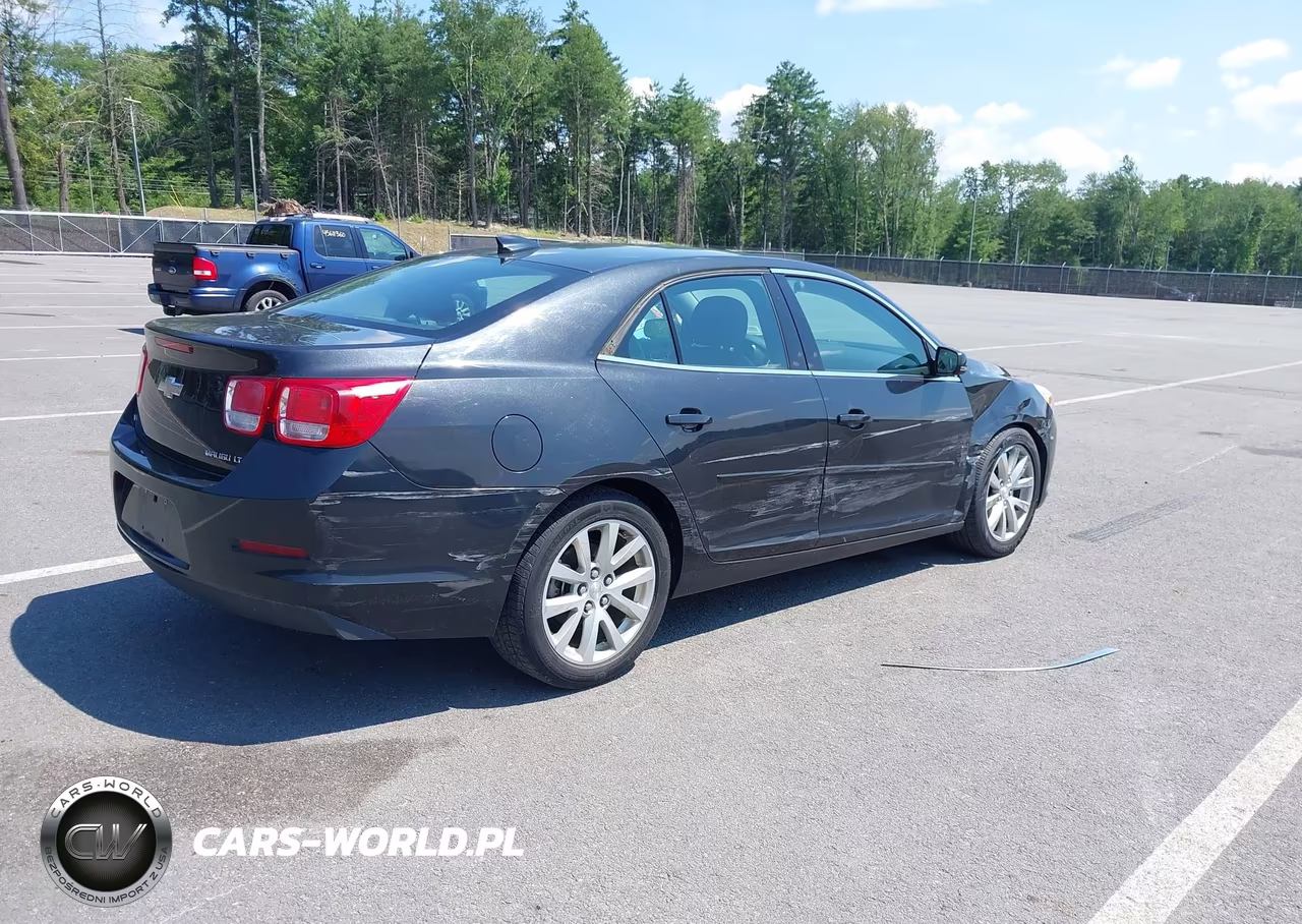 2015 Chevrolet Malibu 2Lt VIN:1G11D5SLXFF317568 - 4